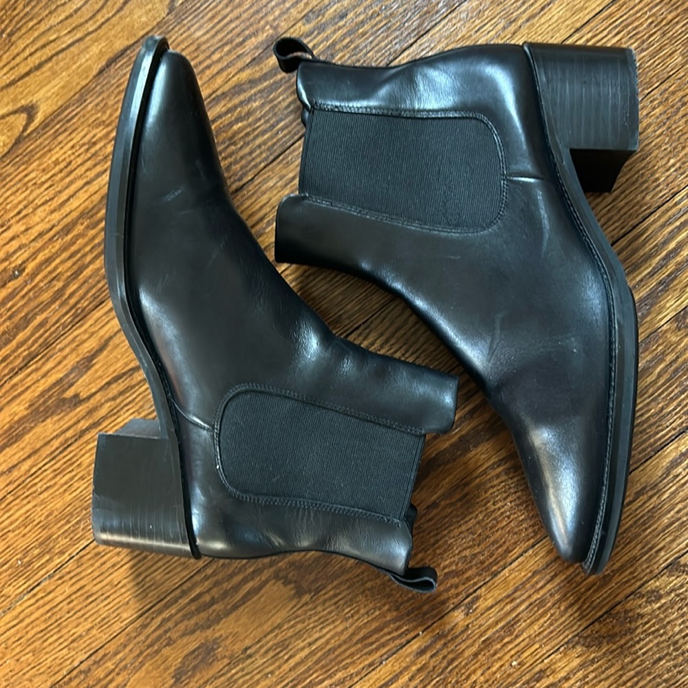 Ecco Leather Chelsea Boots